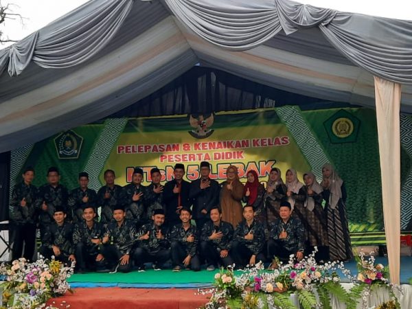 MTs Negeri 5 Lebak mengadakan Pelepasan dan Kenaikan Kelas.